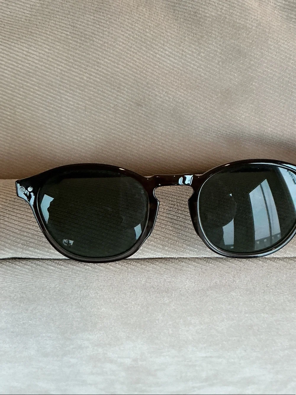 Men's Black Round Sunglasses — Minimal Matte Design
